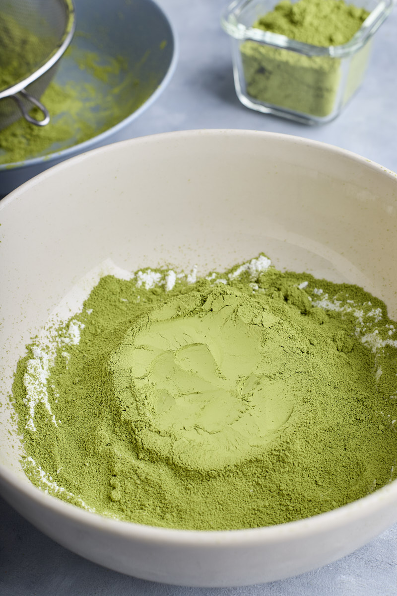 Matcha powder mix has no lumps.