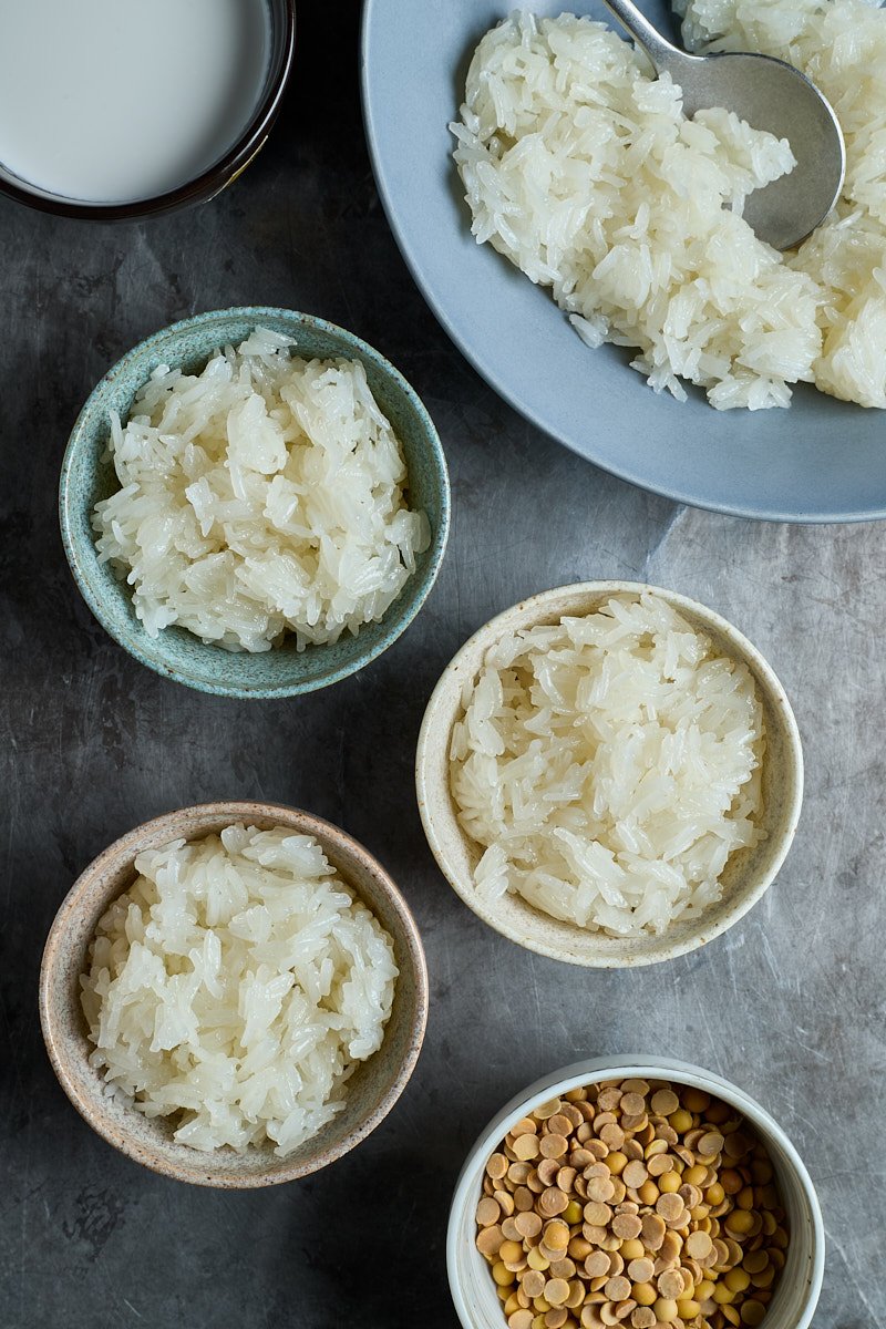 Divide the leftover sticky rice for easy reheating.