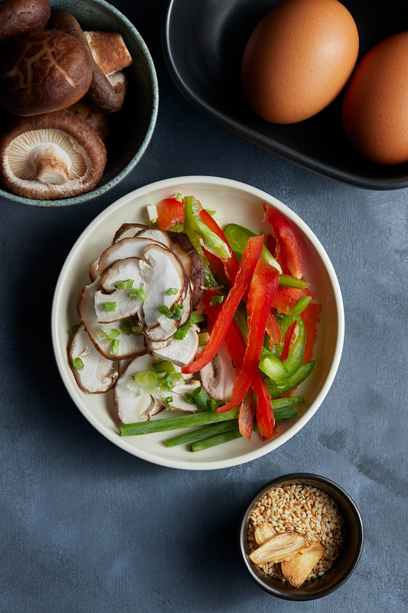 Shiitake mushroom and bell pepper are ingredients for noodle recipe.