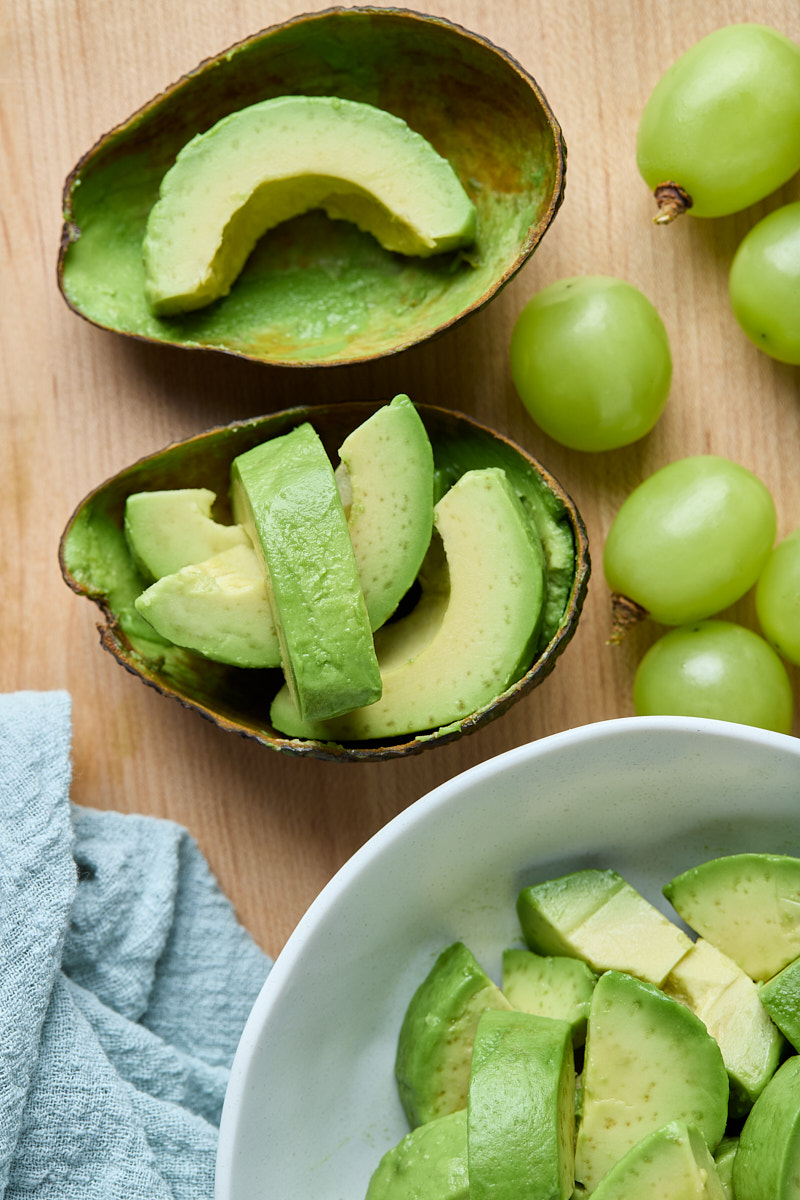 Prepare all green avocado and grapes.