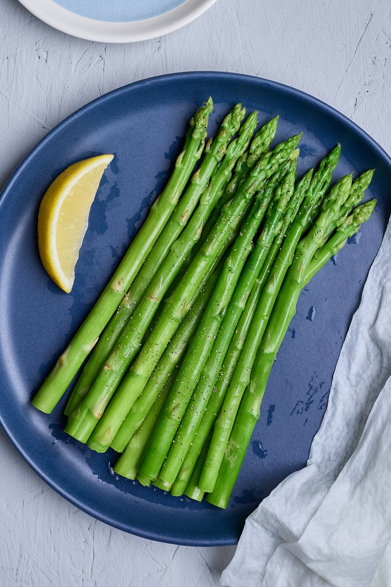 Easy way to steam asparagus in microwave.