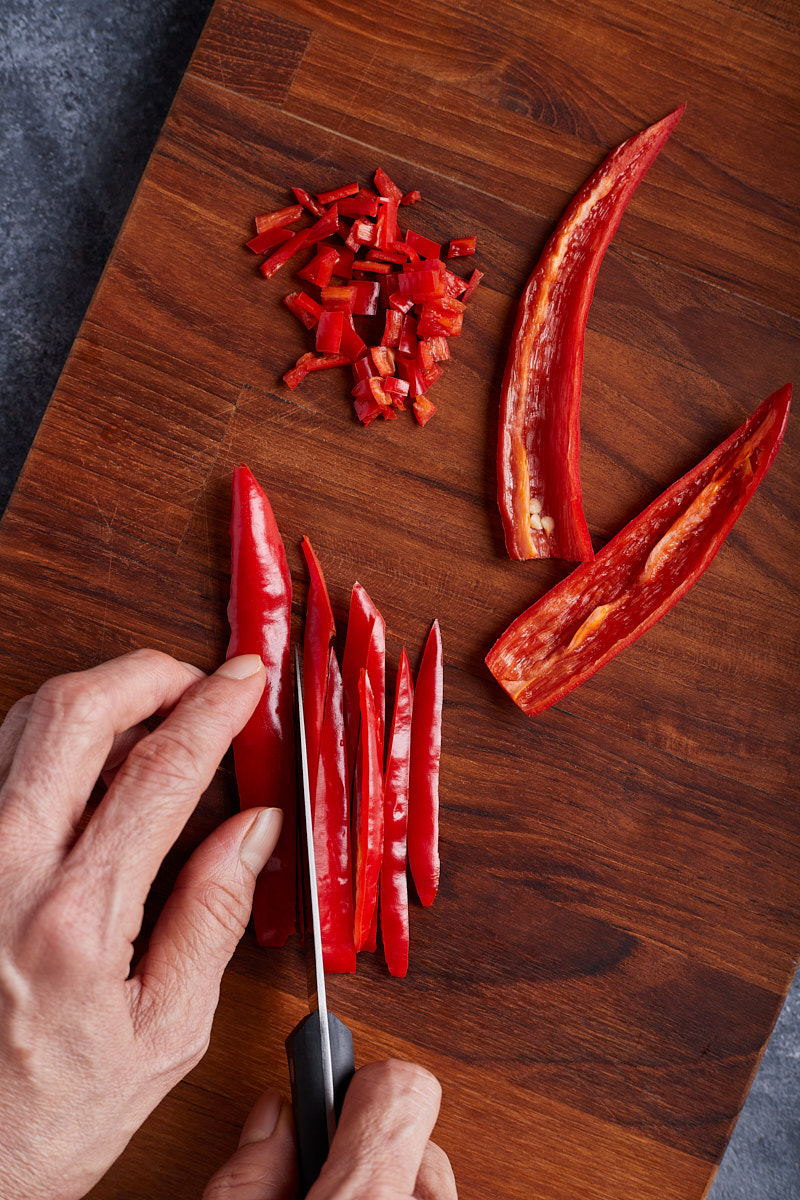 Prepare Chili for customize the number of chilis sauce to hot.